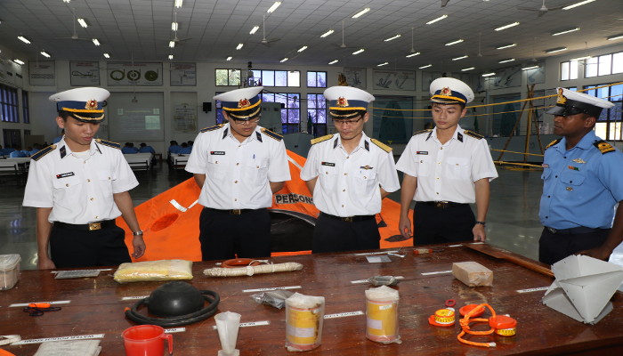 https://indiannavy.nic.in/Bridges%20of%20Friendship%20%E2%80%93%20Vietnam%20People%E2%80%99s%20Navy%20Officer%20and%20Cadets%20Visit%20Indian%20Naval%20Academy%2C%20Ezhimala