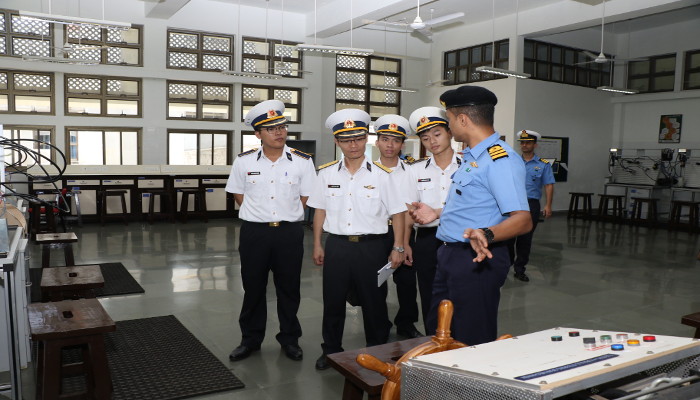 https://indiannavy.nic.in/Bridges%20of%20Friendship%20%E2%80%93%20Vietnam%20People%E2%80%99s%20Navy%20Officer%20and%20Cadets%20Visit%20Indian%20Naval%20Academy%2C%20Ezhimala