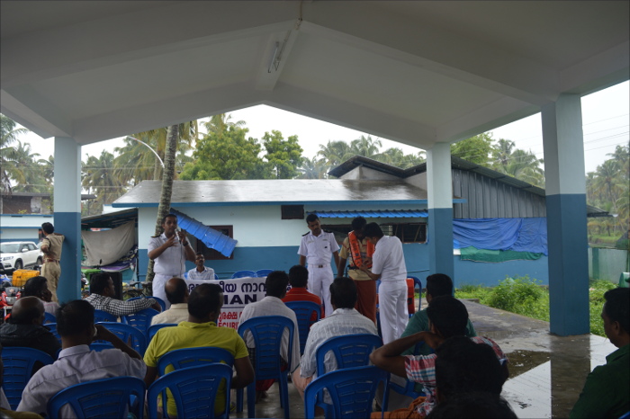 भारतीय नौसेना द्वारा त्रिशूर, केरल में तटीय सुरक्षा अभियान आयोजित करना
