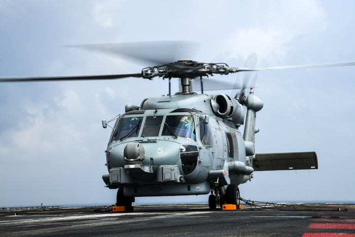 MH 60R 'सीहॉक्स' को भारतीय नौसेना में आईएनएएस 334 स्क्वाड्रन  के रूप में कमीशन किया जाएगा