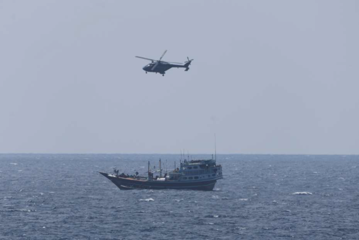 भा.नौ.पो सुमित्रा ने दूसरा सफल एंटी पायरेसी ऑप्स किया – सोमाली समुद्री डाकुओं से 19 चालक दल के सदस्यों और पोत को बचाया।