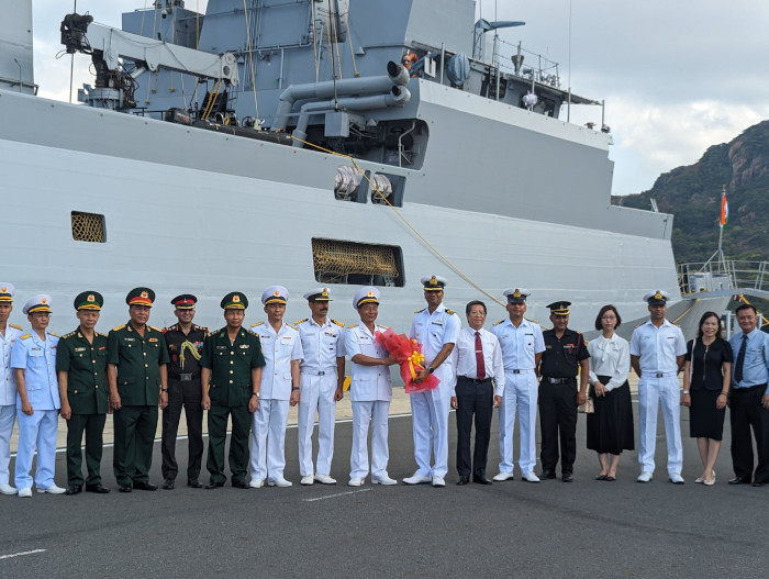 कैम रान्ह खाड़ी, वियतनाम की यात्रा पर भारतीय नौसेना का जहाज किलतान