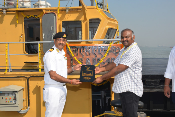 एन.ए.डी. (करंजा) के लिए मुंबई के नौसेना डॉकयार्ड में 28 दिसंबर 23 को 8 x मिसाइल सह गोला-बारूद (एम.सी.ए.) बार्ज परियोजना के मिसाइल सह गोला-बारूद (एम.सी.ए.) का चौथा बार्ज, एल.एस.ए.एम. 10 (यार्ड 78) शामिल