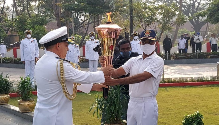 दक्षिण नौसेना कमान, कोच्चि में स्वर्णिम विजय मशाल