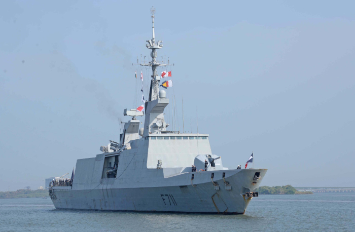 कोच्चि में फ्रांसीसी नौसेना पोत