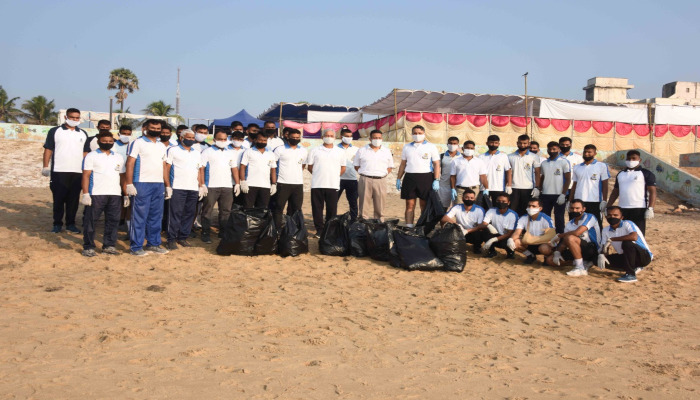 भारतीय नौसेना द्वारा समुद्र तट सफाई अभियान किया गया